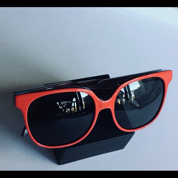 VICTORIA BECKHAM RED REFINED CLASSIC SUNGLASSES - Picture 4 of 8